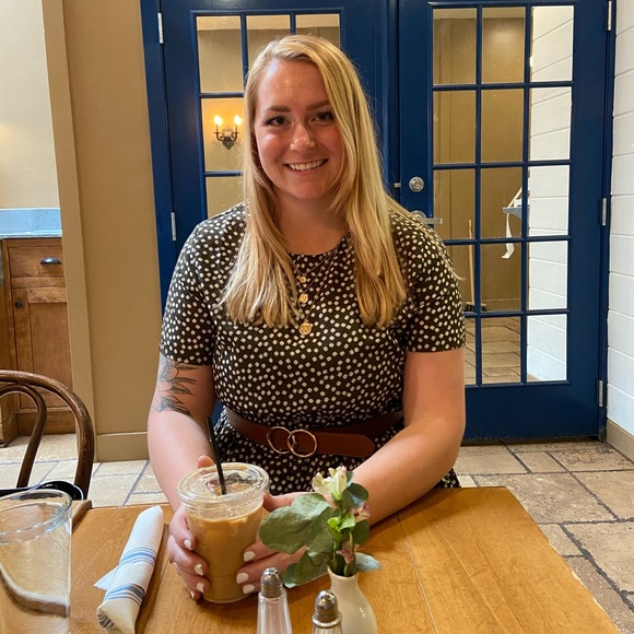 Meet your Posher, Sabrina - Picture 8 of 8